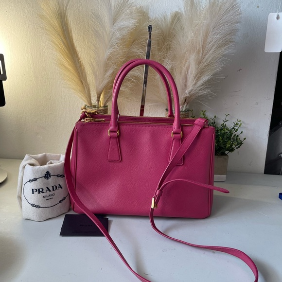 ๐PRADA Saffiano Lux FUXIA two way bag๐ - Picture 15 of 17